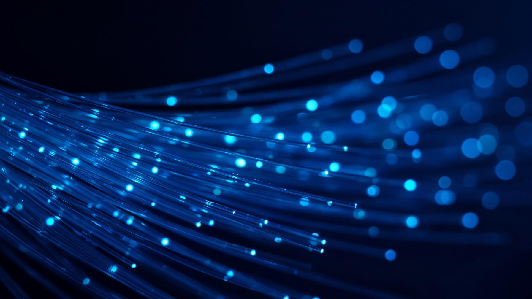 Kabel fiber optic berpendar